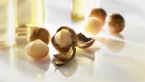 Dr. Hauschka Fragen zu Inhaltsstoffen und Rezepturen Dr. Hauschka Fragen zu Inhaltsstoffen und Rezepturen